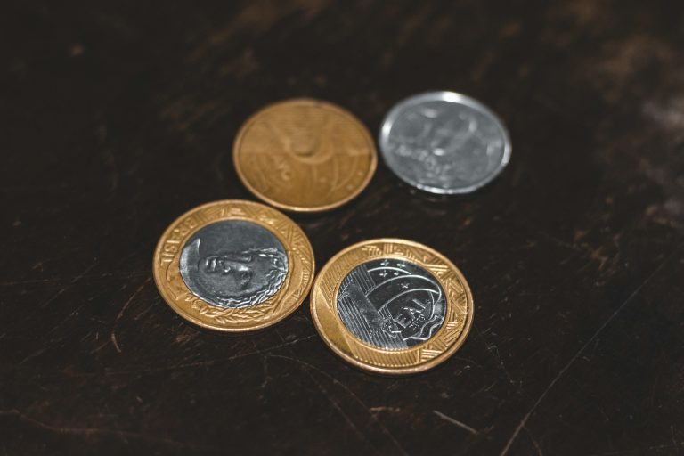 Real desvaloriza após Brasil anunciar taxação sobre remessas para reforçar orçamento